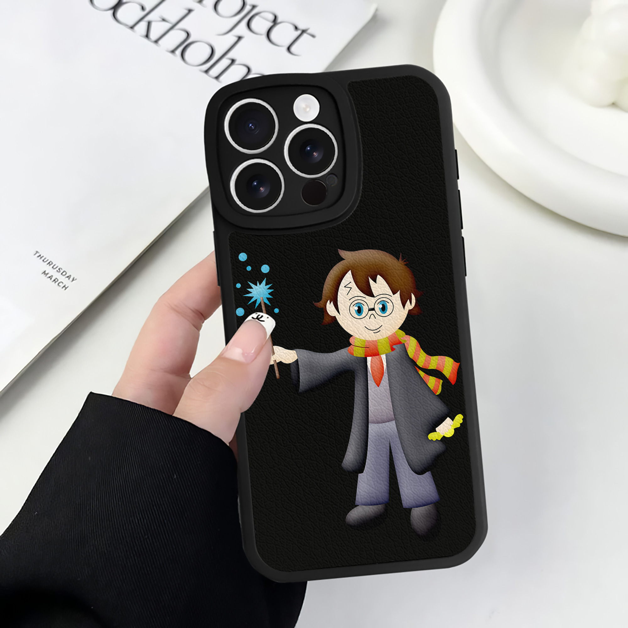 （画像用） Harry Potter ハリー・ポッターシリーズ 【iPhone 16シリーズ対応】シリコンスマホケース（レザー調） 材質：シリコン